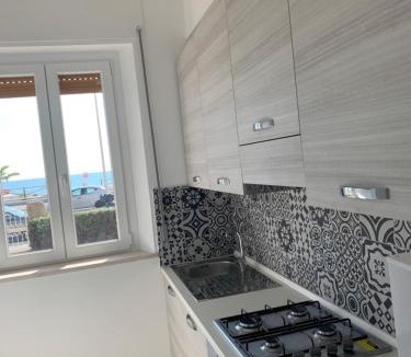 Porto Recanati Apartment | Appartamento fronte mare con giardino