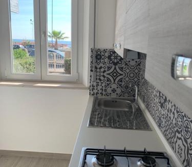 Porto Recanati Apartment | Appartamento fronte mare con giardino