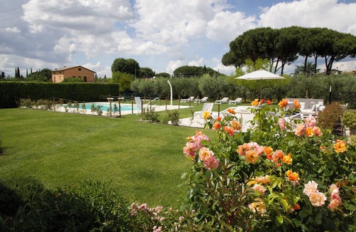 Bastia Umbra Apartment | Appartamento in Campagna Vicino a Centro Fiere