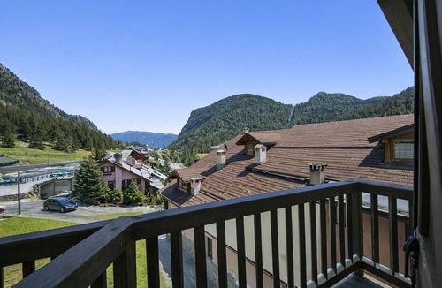 Claviere Apartment | Appartamento La Fontaine Ski In Ski Out, Claviere, Italy