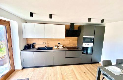 Fiou Apartment | Appartamento moderno con giardino