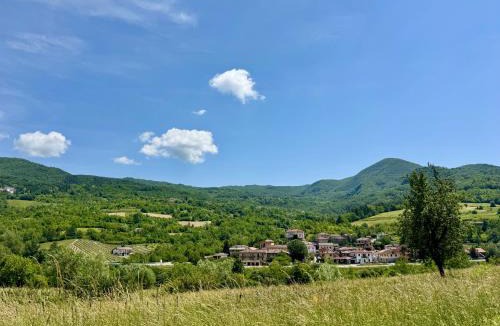 Santa Margherita di Staffora Apartment | Appartamento panoramico con vista sulle colline dell'Oltrepò