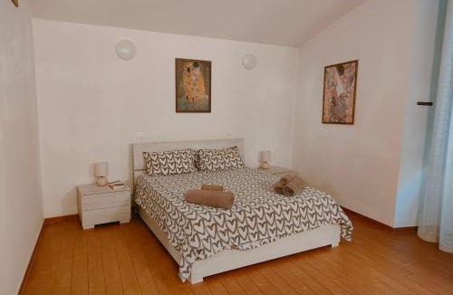 L'Aquila Apartment | Appartamento turistico I portici