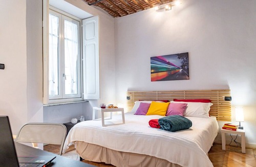 Roman Quarter Apartment | Apple House al Duomo by Wonderful Italy
