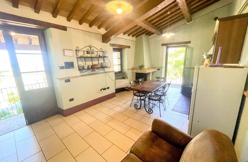 Spoleto Villa | Apt 2 in Spoleto Stunning grounds Panoramic views all around you! Sleeps 4