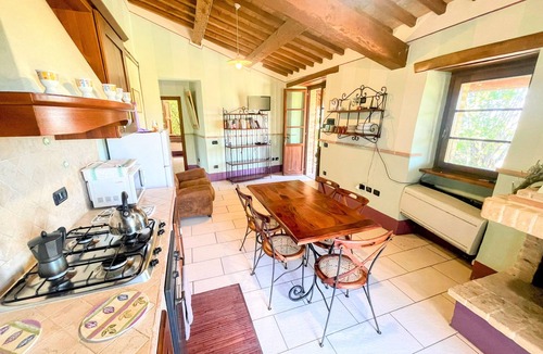 Spoleto Villa | Apt 2 in Spoleto Stunning grounds Panoramic views all around you! Sleeps 4
