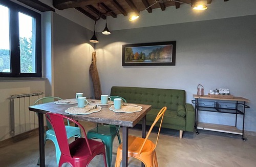Citta di Castello House | Apt in Farmhouse, renovated with patio and panoramic pool, pet friendly