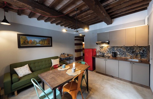 Citta di Castello House | Apt in Farmhouse, renovated with patio and panoramic pool, pet friendly