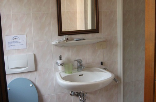 Acqualagna House | AQUALAGNA TARTUFI ROOMS POOL LOCANDA
