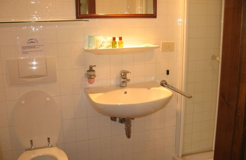 Acqualagna House | AQUALAGNA TARTUFI ROOMS POOL LOCANDA