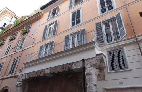 Roman Ghetto Apartment | Arenula Balcony