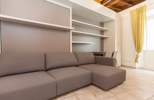 Roman Ghetto Apartment | Arenula Studio
