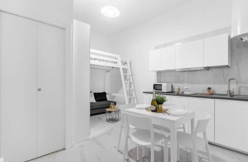 Rottole Apartment | ARQ16 [Cathedral-Loreto] Central Modern