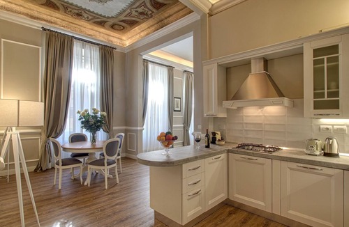Santa Croce Apartment | Art Apartment Luxury Family Suite