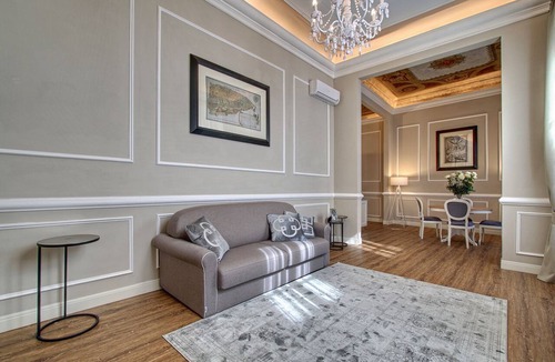 Santa Croce Apartment | Art Apartment Luxury Family Suite