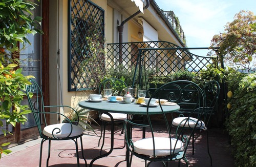 Santa Maria Novella Apartment | Art Apartment Montebello Family suite