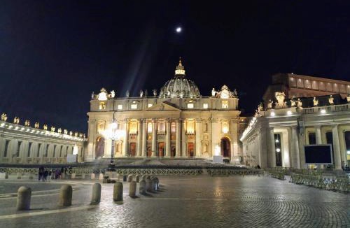 Vatican House | Art Atelier San Pietro