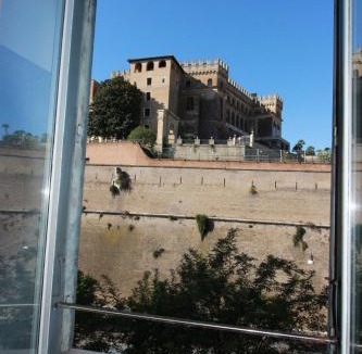 Vatican House | Art Atelier San Pietro