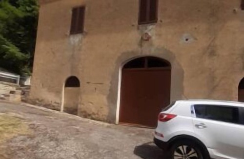 Semproniano House | At Acqua Santa, immersed in nature