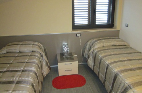 Campolattaro Hotel | Attic room with lake view - Bedroom with lake view