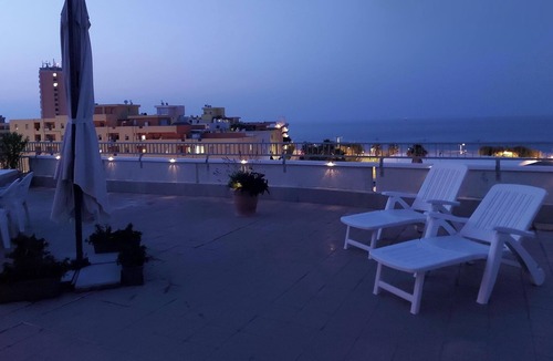 San Tommaso Tre Archi Apartment | ATTIC WITH SEA VIEW - Air Conditioning, Lido di Fermo REDAHOUSE