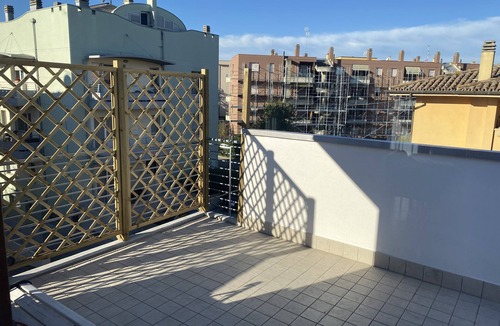 Fano Apartment | attico con grande terrazzo senza ascensore