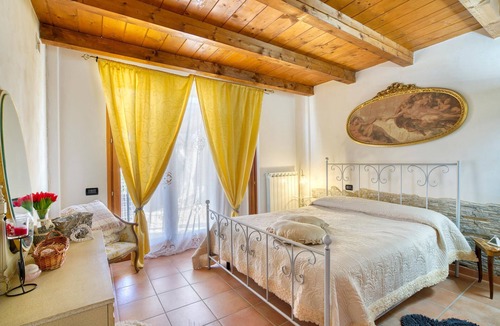 Tolentino House | Attractive cottage with pool for a wonderful vacation with your loved ones.