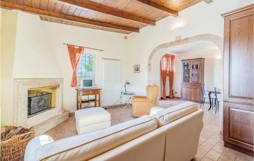 Mondavio House | Aurora