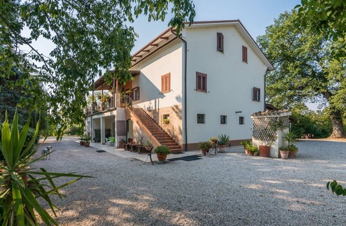 Monte San Pietrangeli Villa | Authentic Italian villa (sleeps 12) with private pool
