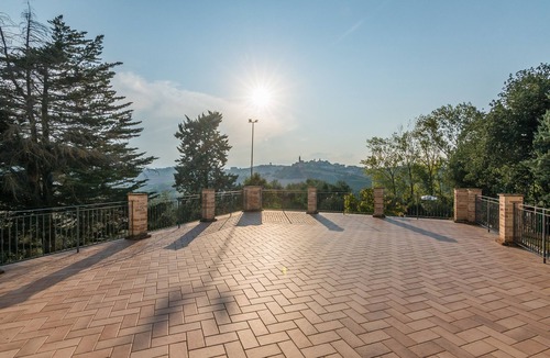 Monte San Pietrangeli Villa | Authentic Italian villa (sleeps 12) with private pool