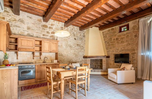 Camerino House | Authentic residence in the middle of nature with pool.