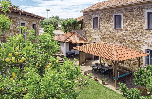 Castellabate Apartment | Awesome apartment in Castellabate SA