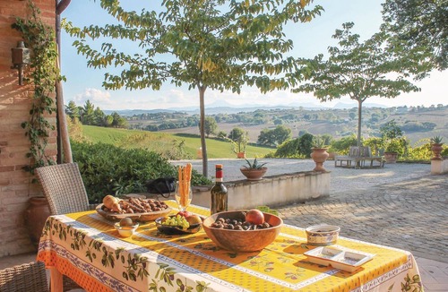 Ostra Vetere House | Awesome home in Ostra Vetere (AN)