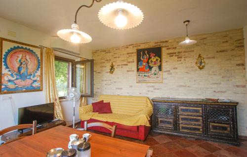 Monterubbiano House | Awesome Home In Monterubbiano