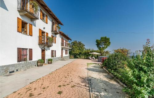 Priocca House | Awesome Home In Priocca With Wifi