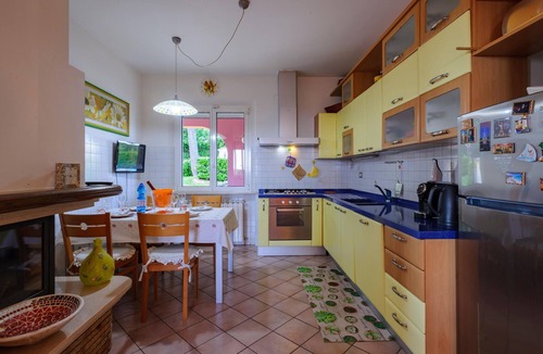 Castel Colonna House | Awesome home in Castel Colonna di Mont