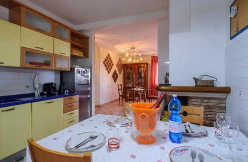 Castel Colonna House | Awesome home in Castel Colonna di Mont