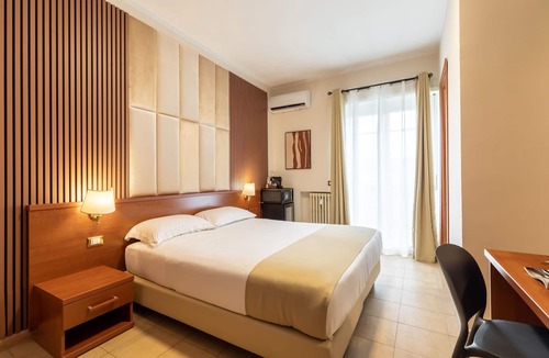 Universita House | B&B Alba Domus Roma