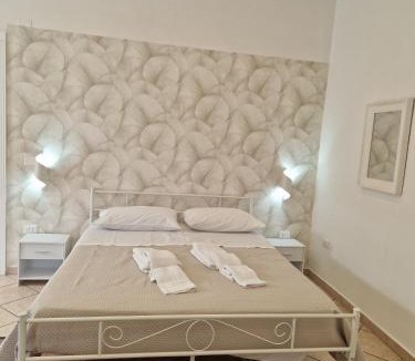 Pompei Cabin | B&B Enjoy Pompeii Ruins and Church