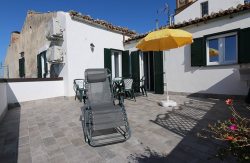 Atessa Apartment | B&B Ex Albergo Centrale Atessa with Mountain View, Wi-Fi, and Air Conditioning