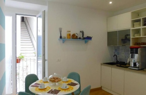 Rodi Garganico Apartment | B&B La Maison del Borgo | Double room with balcony