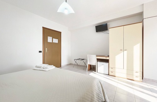 Monte Sant'Angelo Bed & Breakfast | B&B Sea View with Balcony - 228 - Santangelo - Pool