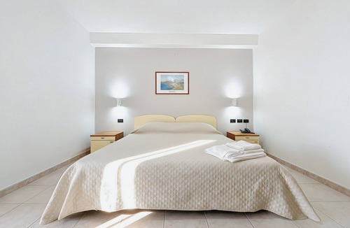 Monte Sant'Angelo Bed & Breakfast | B&B Sea View with Balcony - 228 - Santangelo - Pool