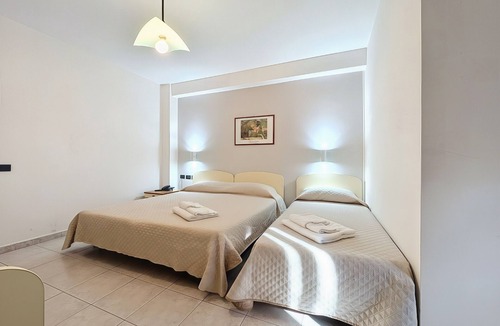 Monte Sant'Angelo Bed & Breakfast | B&B with Window - 109 - Santangelo - Pool