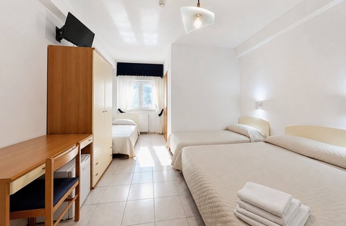 Monte Sant'Angelo Bed & Breakfast | B&B with Window - 232 - Santangelo - Pool