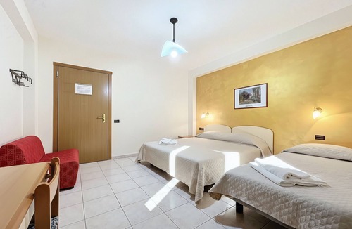 Monte Sant'Angelo Bed & Breakfast | B&B with Window - 237 - Santangelo - Pool