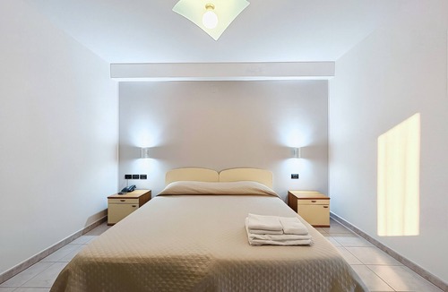 Monte Sant'Angelo Bed & Breakfast | B&B with Window - 351 - Santangelo - Pool