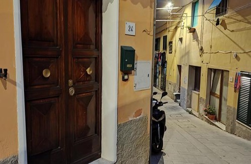 Porto Santo Stefano Apartment | B-house