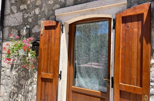 Rocca di Mezzo Apartment | Baita delle Rocche