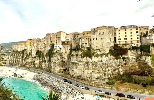 Coccorino Apartment | Balcony-Golfo di Gioia-SunsetViews-AuthenticItaly